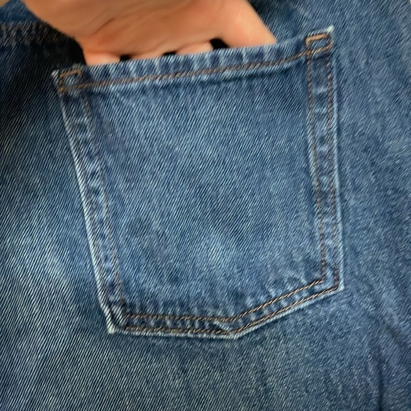 Old Navy size 10 High-rise Dark Wash Blue Jean 5” Shorts Classic Cut-Off Style - Picture 9 of 11